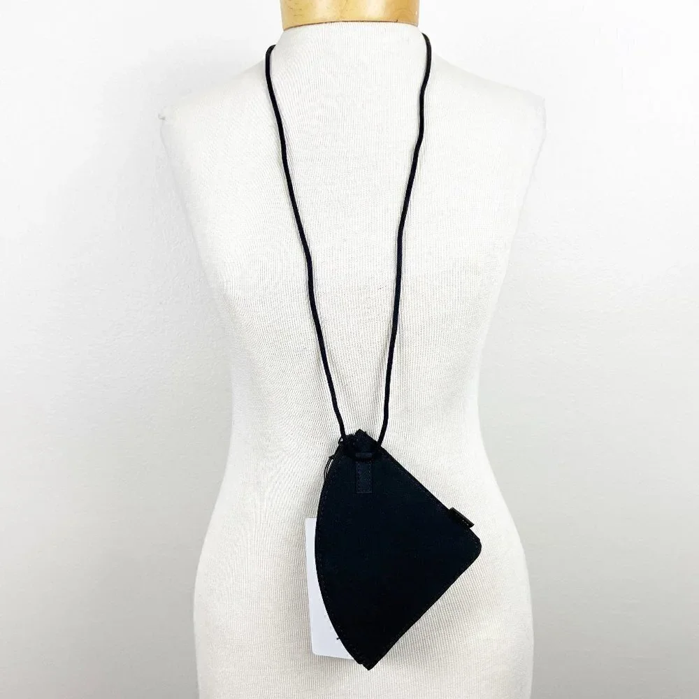 Athleta mask necklace